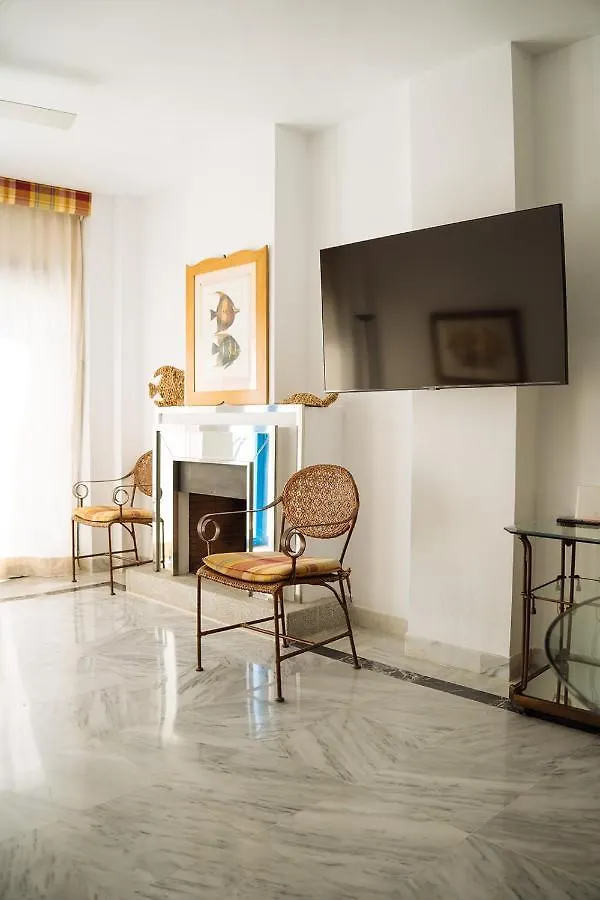 Komodo Marbella House - Bright Beachfront Duplex With Parking, Pool & Gym 0*,