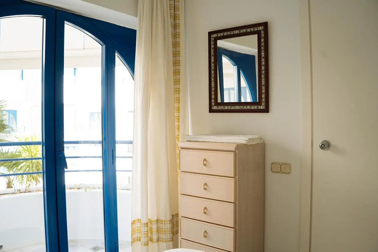 Komodo Marbella House - Bright Beachfront Duplex With Parking, Pool & Gym Apartamento