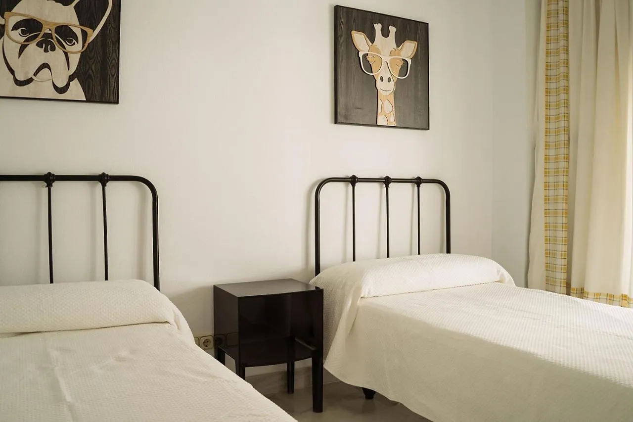Apartment Komodo Marbella House - Bright Beachfront Duplex With Parking, Pool & Gym