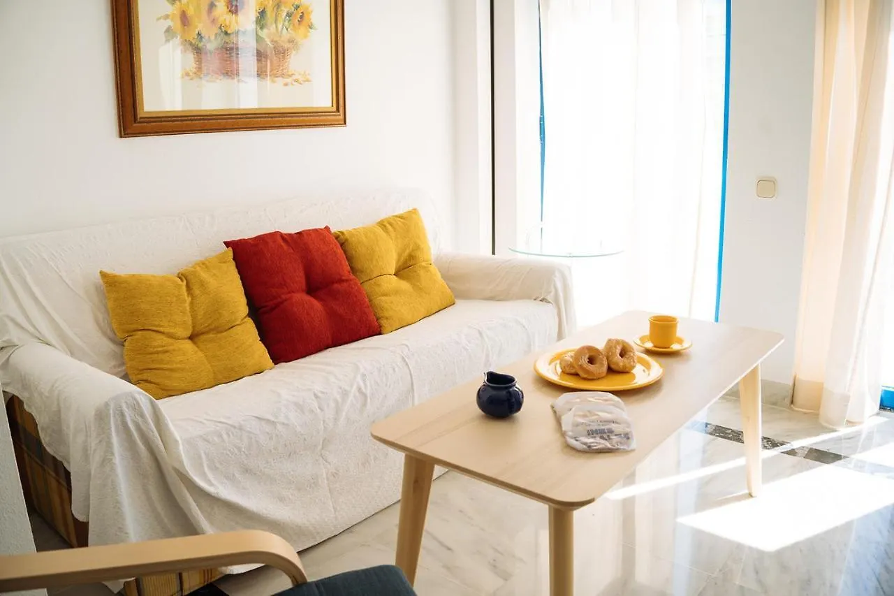 Komodo Marbella House - Bright Beachfront Duplex With Parking, Pool & Gym