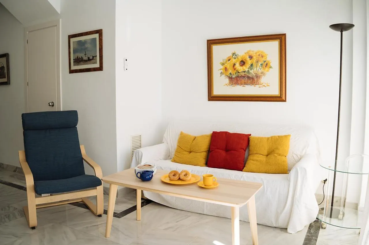 Komodo Marbella House - Bright Beachfront Duplex With Parking, Pool & Gym Apartment