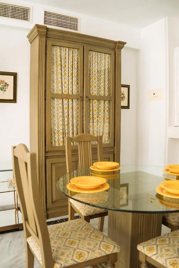Komodo Marbella House - Bright Beachfront Duplex With Parking, Pool & Gym