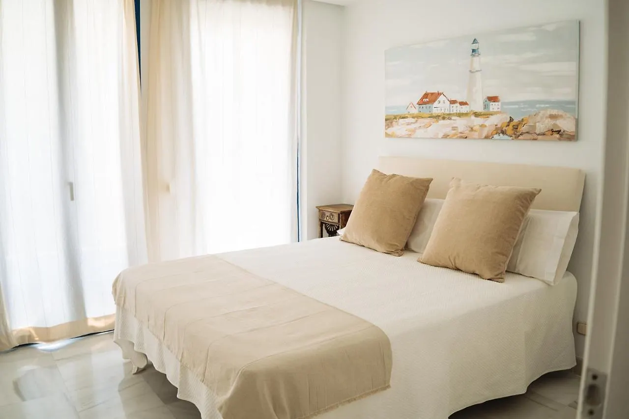Komodo Marbella House - Bright Beachfront Duplex With Parking, Pool & Gym 0*,