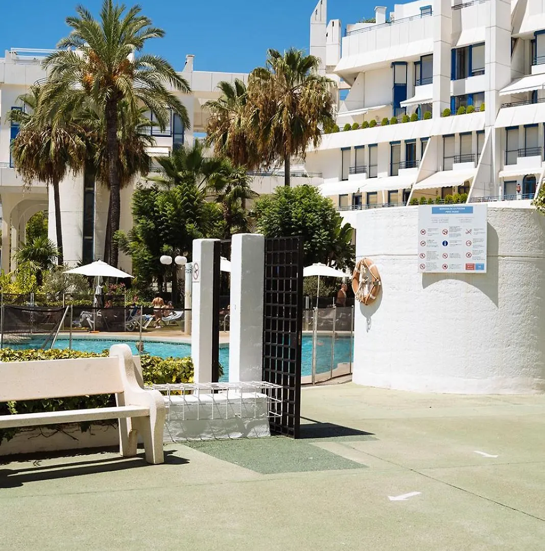 Apartment Komodo Marbella House - Bright Beachfront Duplex With Parking, Pool & Gym Spain