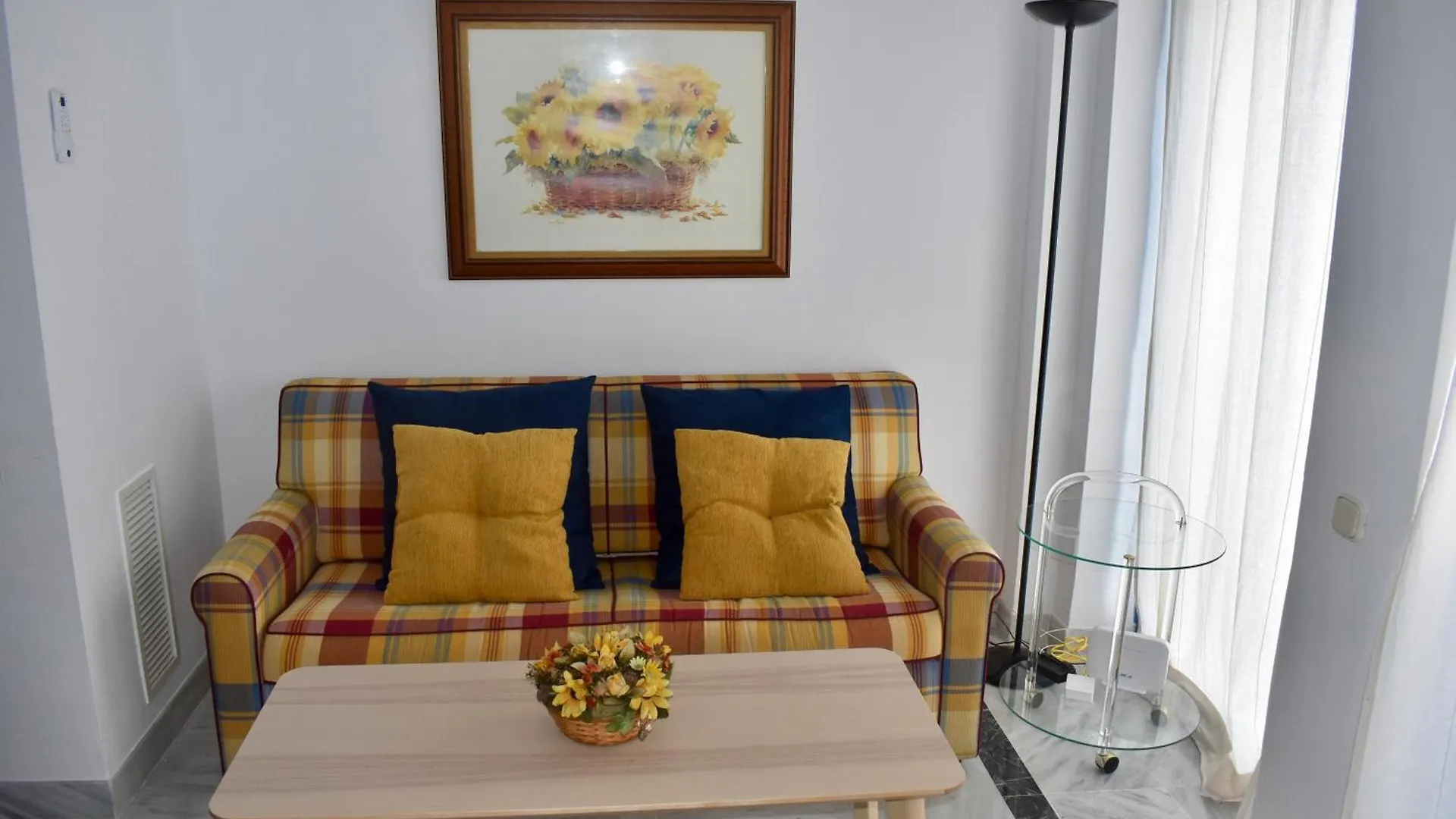 Apartamento Komodo Marbella House - Bright Beachfront Duplex With Parking, Pool & Gym