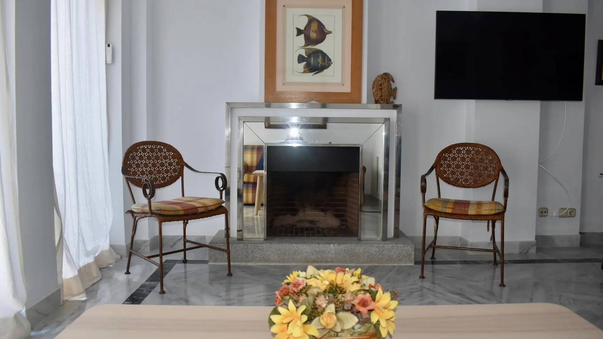 Komodo Marbella House - Bright Beachfront Duplex With Parking, Pool & Gym 0*,