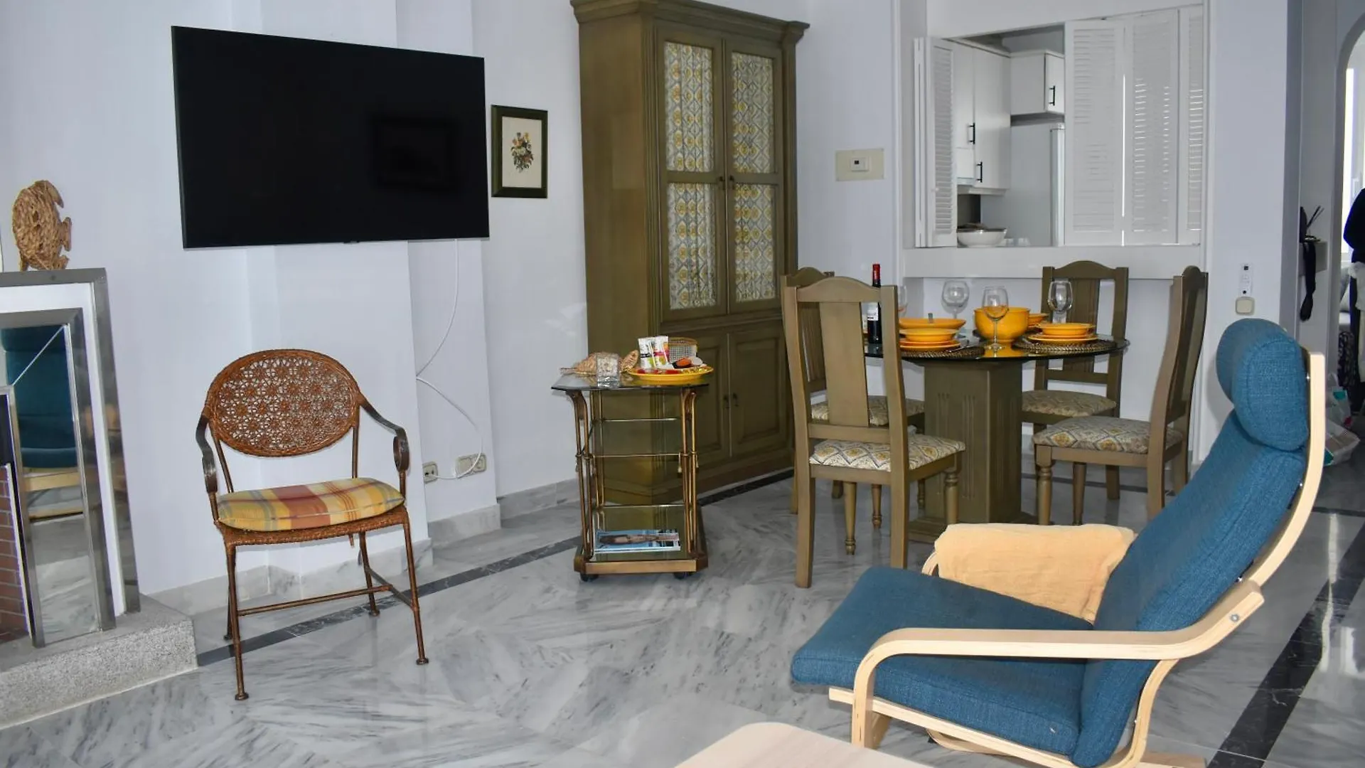 Apartment Komodo Marbella House - Bright Beachfront Duplex With Parking, Pool & Gym Spain