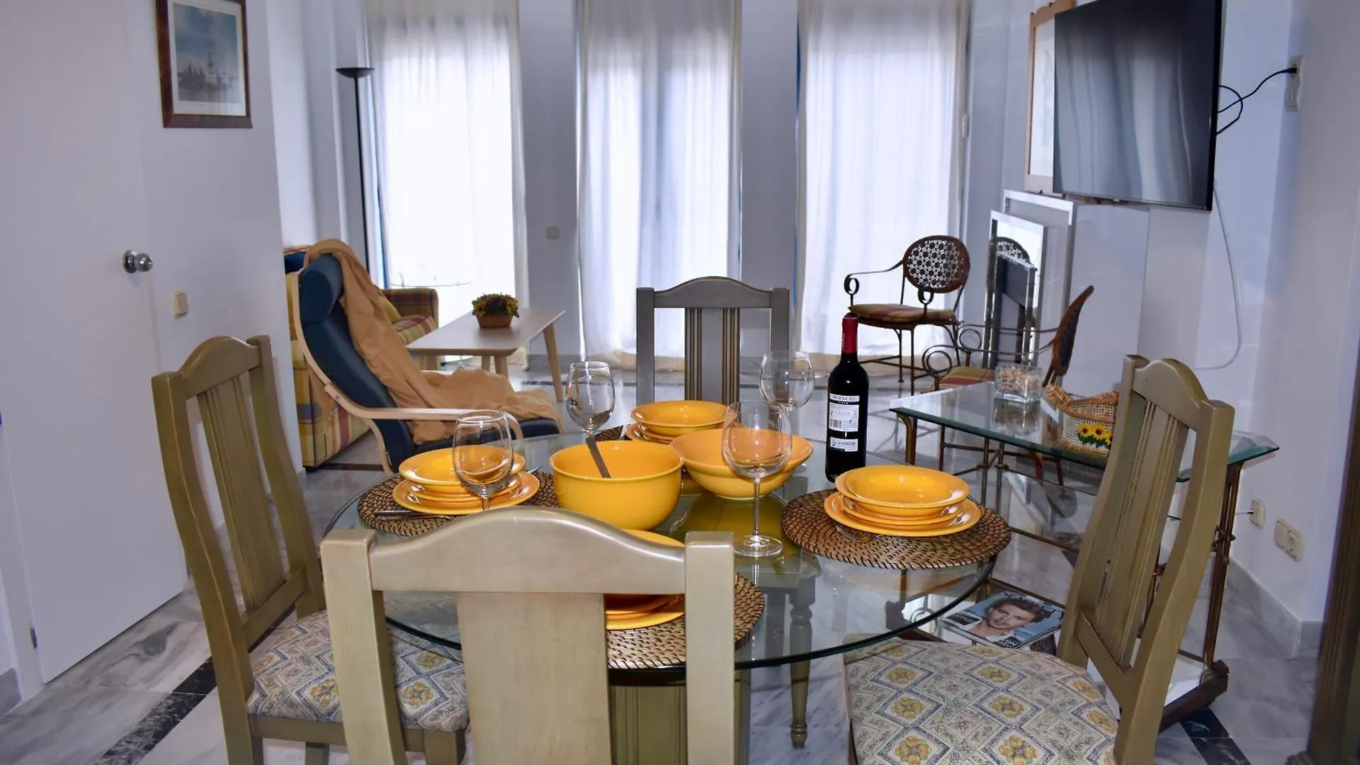 Apartment Komodo Marbella House - Bright Beachfront Duplex With Parking, Pool & Gym