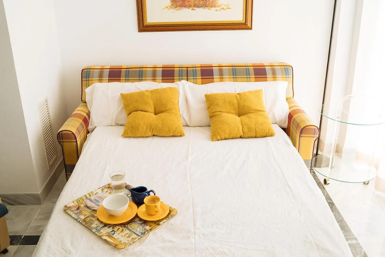 Komodo Marbella House - Bright Beachfront Duplex With Parking, Pool & Gym Apartment