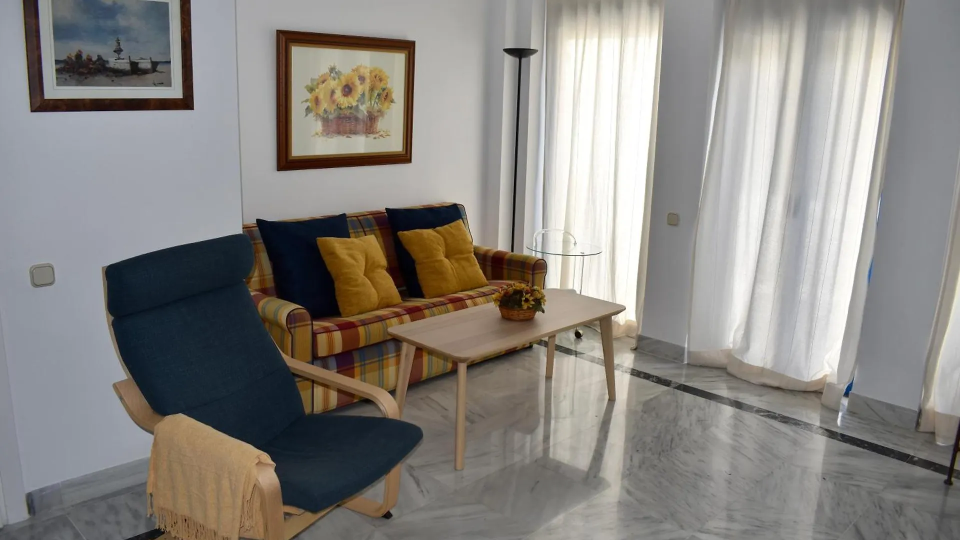 Komodo Marbella House - Bright Beachfront Duplex With Parking, Pool & Gym 0*,  Spain